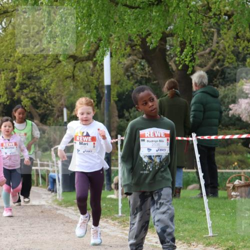 25.04.2026 - Das Zehntel Zöllner http://msf.ph/oto/9658861 25.04.2026 07:48:55 Laufen 3732, 3735, 2535 meine-sportfotos.de