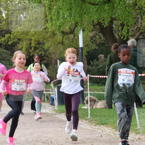 25.04.2026 - Das Zehntel Zöllner http://msf.ph/oto/9658867 25.04.2026 07:48:56 Laufen 3732, 3735, 2535 meine-sportfotos.de