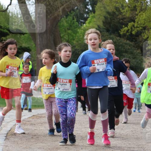 25.04.2026 - Das Zehntel Zöllner http://msf.ph/oto/9659047 25.04.2026 07:49:04 Laufen 2243, 2700, 3754, 3772, 1072 meine-sportfotos.de