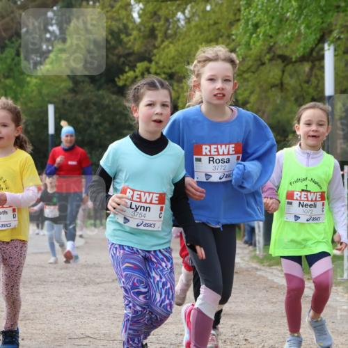 25.04.2026 - Das Zehntel Zöllner http://msf.ph/oto/9659092 25.04.2026 07:49:06 Laufen 2687, 2700, 3754, 3772, 1072 meine-sportfotos.de