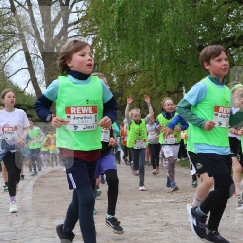 25.04.2026 - Das Zehntel Zöllner http://msf.ph/oto/9659195 25.04.2026 11:43:31 Laufen 11516, 10823, 1082, 10819 meine-sportfotos.de