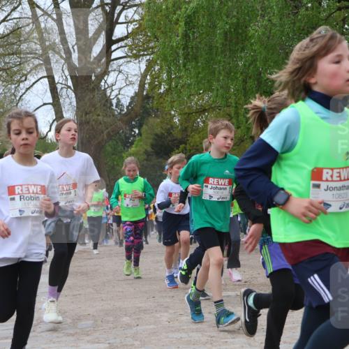 25.04.2026 - Das Zehntel Zöllner http://msf.ph/oto/9659210 25.04.2026 11:43:31 Laufen 12103, 11516, 11487, 10619, 10823 meine-sportfotos.de