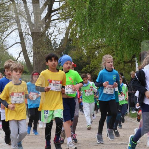 25.04.2026 - Das Zehntel Zöllner http://msf.ph/oto/9659438 25.04.2026 11:43:39 Laufen 10533, 11778, 19, 11829, 11081 meine-sportfotos.de