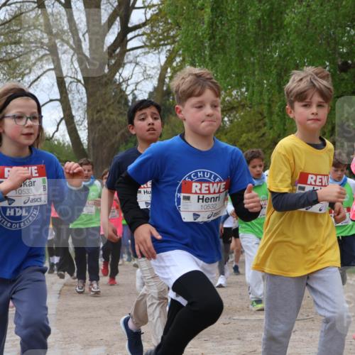 25.04.2026 - Das Zehntel Zöllner http://msf.ph/oto/9659468 25.04.2026 11:43:40 Laufen 10533, 10532, 19, 110 meine-sportfotos.de