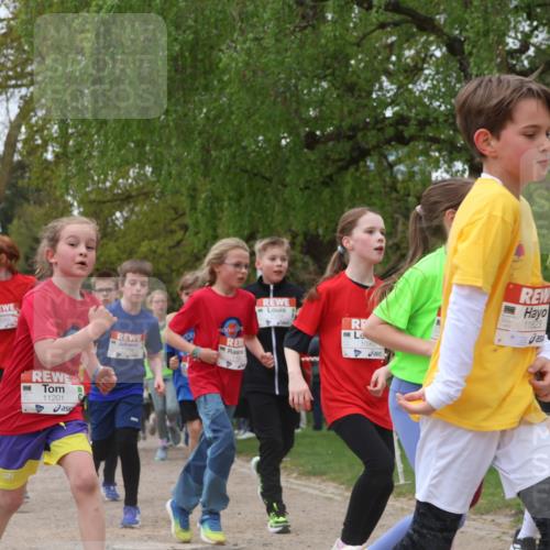 25.04.2026 - Das Zehntel Zöllner http://msf.ph/oto/9659639 25.04.2026 11:43:46 Laufen 11201, 10960, 11823, 1271 meine-sportfotos.de