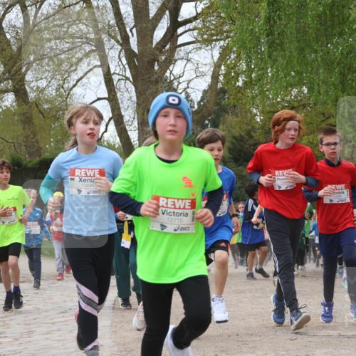 25.04.2026 - Das Zehntel Zöllner http://msf.ph/oto/9659678 25.04.2026 11:43:47 Laufen 10696, 75, 12715, 10985, 10986, 11348 meine-sportfotos.de