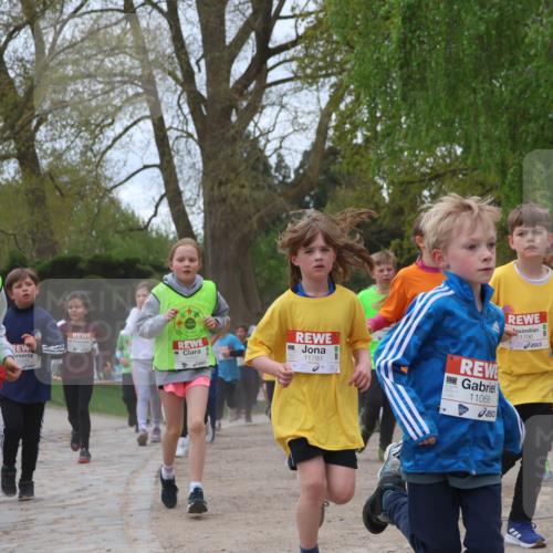 25.04.2026 - Das Zehntel Zöllner http://msf.ph/oto/9659786 25.04.2026 11:43:51 Laufen 11781, 11068, 11796, 10891 meine-sportfotos.de