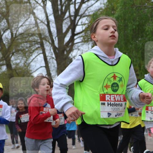 25.04.2026 - Das Zehntel Zöllner http://msf.ph/oto/9659837 25.04.2026 11:43:52 Laufen 12903, 1949, 12025, 1949, 12047 meine-sportfotos.de