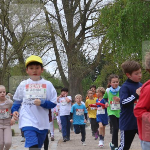 25.04.2026 - Das Zehntel Zöllner http://msf.ph/oto/9659861 25.04.2026 11:43:53 Laufen 12903, 12130 meine-sportfotos.de