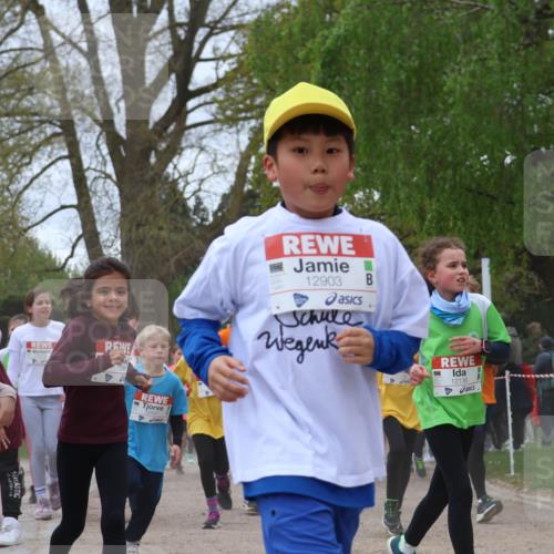 25.04.2026 - Das Zehntel Zöllner http://msf.ph/oto/9659891 25.04.2026 11:43:54 Laufen 10306, 10298, 12497, 12903, 12136, 10523 meine-sportfotos.de
