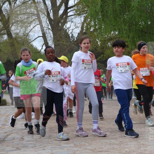 25.04.2026 - Das Zehntel Zöllner http://msf.ph/oto/9660008 25.04.2026 11:43:57 Laufen 12182, 11499, 11504, 250, 11486, 12466 meine-sportfotos.de