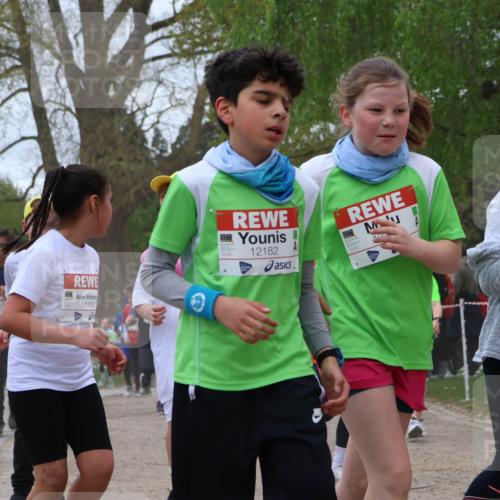25.04.2026 - Das Zehntel Zöllner http://msf.ph/oto/9660068 25.04.2026 11:43:59 Laufen 11102, 12182, 494, 11499 meine-sportfotos.de