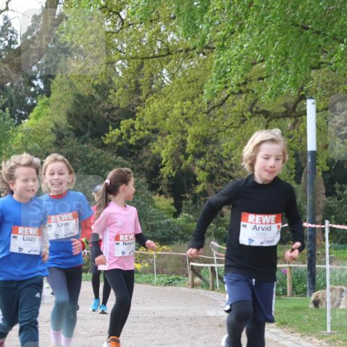 25.04.2026 - Das Zehntel Zöllner http://msf.ph/oto/9660172 25.04.2026 07:49:58 Laufen 2101, 2102, 3906 meine-sportfotos.de
