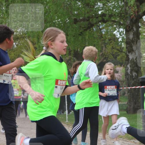 25.04.2026 - Das Zehntel Zöllner http://msf.ph/oto/9660191 25.04.2026 11:44:03 Laufen 2002, 10170, 10216 meine-sportfotos.de