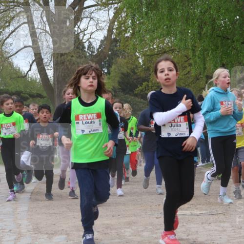 25.04.2026 - Das Zehntel Zöllner http://msf.ph/oto/9660419 25.04.2026 11:44:10 Laufen 10822, 10242, 20, 12288 meine-sportfotos.de