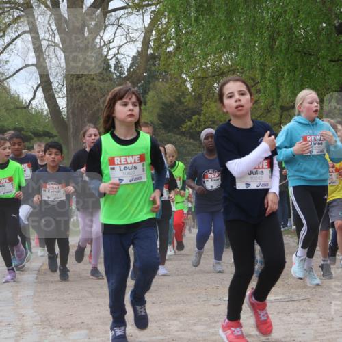 25.04.2026 - Das Zehntel Zöllner http://msf.ph/oto/9660422 25.04.2026 11:44:10 Laufen 10822, 10242, 20, 285, 12288, 10589 meine-sportfotos.de