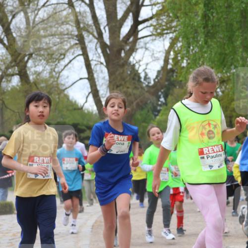 25.04.2026 - Das Zehntel Zöllner http://msf.ph/oto/9660635 25.04.2026 11:44:16 Laufen 10350, 1949, 12038 meine-sportfotos.de