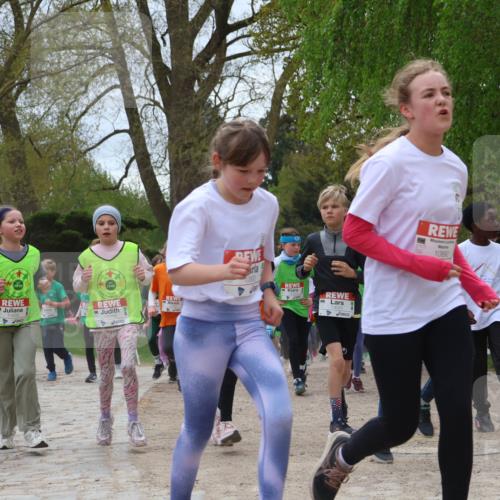 25.04.2026 - Das Zehntel Zöllner http://msf.ph/oto/9660797 25.04.2026 11:44:21 Laufen 13031, 10890, 13033 meine-sportfotos.de