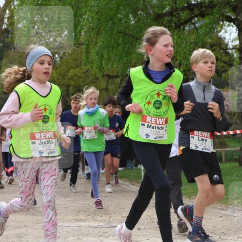25.04.2026 - Das Zehntel Zöllner http://msf.ph/oto/9660842 25.04.2026 11:44:22 Laufen 1949, 12000, 1949, 11991, 13031, 11828 meine-sportfotos.de