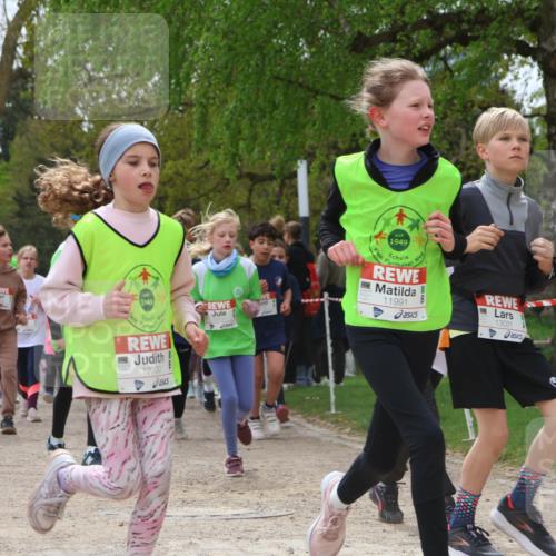 25.04.2026 - Das Zehntel Zöllner http://msf.ph/oto/9660845 25.04.2026 11:44:22 Laufen 49, 76, 1949, 12000, 1949, 11991, 13031, 11828 meine-sportfotos.de