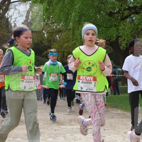 25.04.2026 - Das Zehntel Zöllner http://msf.ph/oto/9660857 25.04.2026 11:44:23 Laufen 1949, 1049, 11976, 12000, 119 meine-sportfotos.de