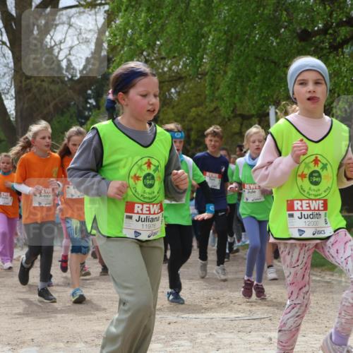 25.04.2026 - Das Zehntel Zöllner http://msf.ph/oto/9660863 25.04.2026 11:44:23 Laufen 11263, 1949, 11976, 1949, 12000 meine-sportfotos.de
