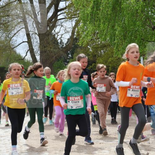 25.04.2026 - Das Zehntel Zöllner http://msf.ph/oto/9660929 25.04.2026 11:44:25 Laufen 10669, 10684, 10449, 12395, 1239, 10175 meine-sportfotos.de
