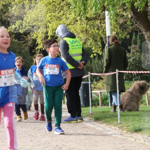 25.04.2026 - Das Zehntel Zöllner http://msf.ph/oto/9661099 25.04.2026 07:51:12 Laufen 2080, 2082 meine-sportfotos.de