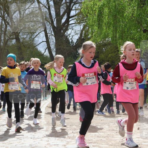 25.04.2026 - Das Zehntel Zöllner http://msf.ph/oto/9661136 25.04.2026 11:44:31 Laufen 10219, 10406, 488, 11979, 11655, 11651, 11780, 12945 meine-sportfotos.de