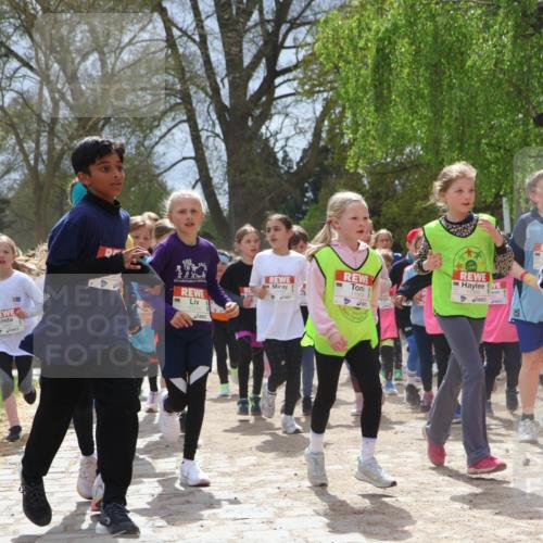25.04.2026 - Das Zehntel Zöllner http://msf.ph/oto/9661163 25.04.2026 11:44:32 Laufen 11979, 11655 meine-sportfotos.de