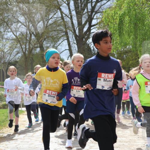 25.04.2026 - Das Zehntel Zöllner http://msf.ph/oto/9661169 25.04.2026 11:44:32 Laufen 128, 10406, 488, 10374, 10219, 11979 meine-sportfotos.de