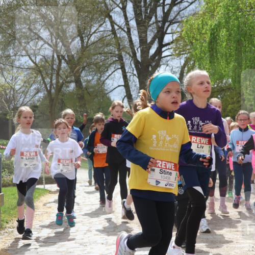 25.04.2026 - Das Zehntel Zöllner http://msf.ph/oto/9661187 25.04.2026 11:44:33 Laufen 11889, 11890, 128, 123, 10374, 10406, 11564 meine-sportfotos.de