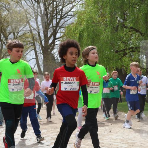 25.04.2026 - Das Zehntel Zöllner http://msf.ph/oto/9661349 25.04.2026 11:44:37 Laufen 12710, 10949, 12717 meine-sportfotos.de