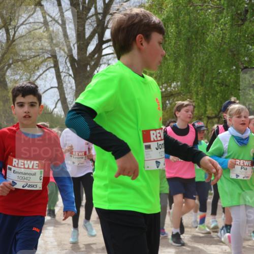 25.04.2026 - Das Zehntel Zöllner http://msf.ph/oto/9661364 25.04.2026 11:44:38 Laufen 10200, 10942, 127, 12130 meine-sportfotos.de