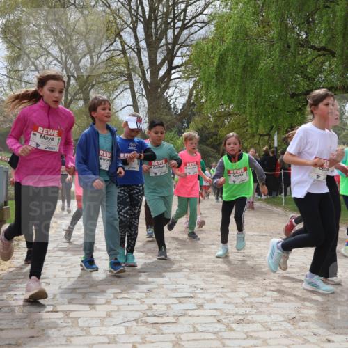 25.04.2026 - Das Zehntel Zöllner http://msf.ph/oto/9661400 25.04.2026 11:44:40 Laufen 10295 meine-sportfotos.de