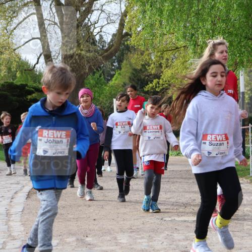25.04.2026 - Das Zehntel Zöllner http://msf.ph/oto/9661462 25.04.2026 07:51:31 Laufen 3907, 3463, 1903, 2590 meine-sportfotos.de