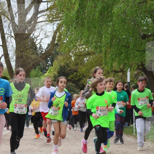 25.04.2026 - Das Zehntel Zöllner http://msf.ph/oto/9661538 25.04.2026 11:44:45 Laufen 11335, 1949, 12030, 12041, 1112, 12608 meine-sportfotos.de