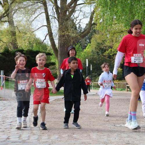 25.04.2026 - Das Zehntel Zöllner http://msf.ph/oto/9661648 25.04.2026 07:51:38 Laufen 320, 1776, 1775, 1651 meine-sportfotos.de