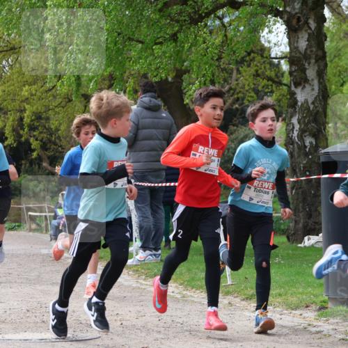 25.04.2026 - Das Zehntel Zöllner http://msf.ph/oto/9662302 25.04.2026 09:38:18 Laufen 6956, 7496, 200, 10, 6889 meine-sportfotos.de