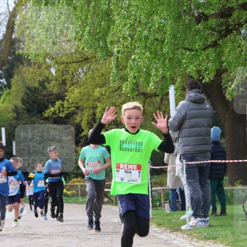 25.04.2026 - Das Zehntel Zöllner http://msf.ph/oto/9662374 25.04.2026 09:38:21 Laufen 7159 meine-sportfotos.de