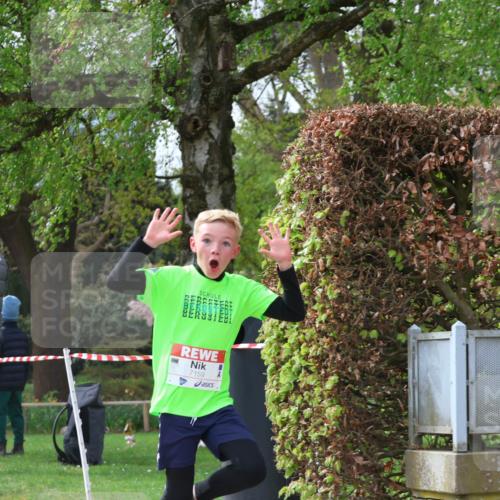 25.04.2026 - Das Zehntel Zöllner http://msf.ph/oto/9662398 25.04.2026 09:38:21 Laufen 7159 meine-sportfotos.de