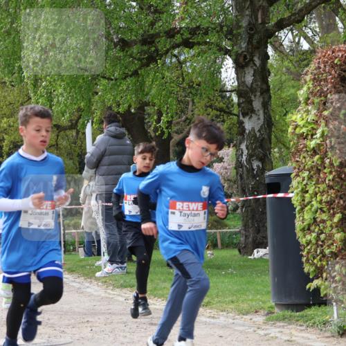 25.04.2026 - Das Zehntel Zöllner http://msf.ph/oto/9662437 25.04.2026 09:38:24 Laufen 6329, 6324 meine-sportfotos.de