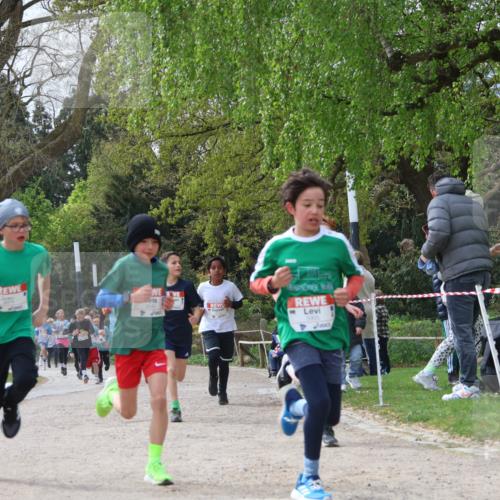 25.04.2026 - Das Zehntel Zöllner http://msf.ph/oto/9662661 25.04.2026 09:38:34 Laufen 5905, 10 meine-sportfotos.de