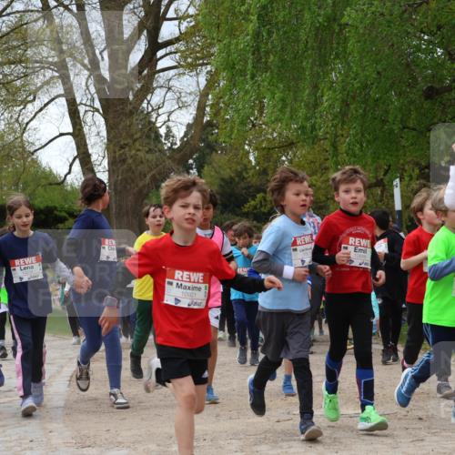 25.04.2026 - Das Zehntel Zöllner http://msf.ph/oto/9662809 25.04.2026 11:45:32 Laufen 10182, 10921, 75, 11220 meine-sportfotos.de