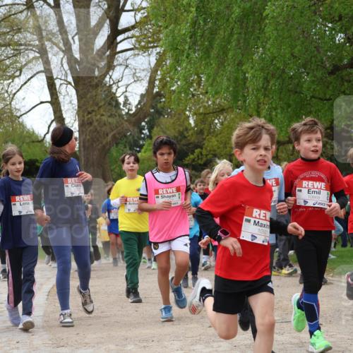 25.04.2026 - Das Zehntel Zöllner http://msf.ph/oto/9662824 25.04.2026 11:45:33 Laufen 10182, 10668, 75, 1090 meine-sportfotos.de