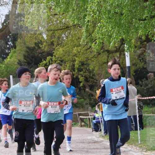 25.04.2026 - Das Zehntel Zöllner http://msf.ph/oto/9662877 25.04.2026 09:38:45 Laufen 7604, 7588, 7695 meine-sportfotos.de