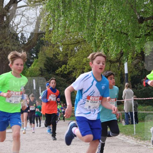25.04.2026 - Das Zehntel Zöllner http://msf.ph/oto/9662982 25.04.2026 09:38:48 Laufen 5309, 7724, 7239 meine-sportfotos.de