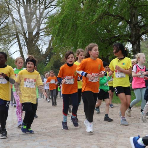 25.04.2026 - Das Zehntel Zöllner http://msf.ph/oto/9663211 25.04.2026 11:45:46 Laufen 12194, 11811, 11789, 6 meine-sportfotos.de