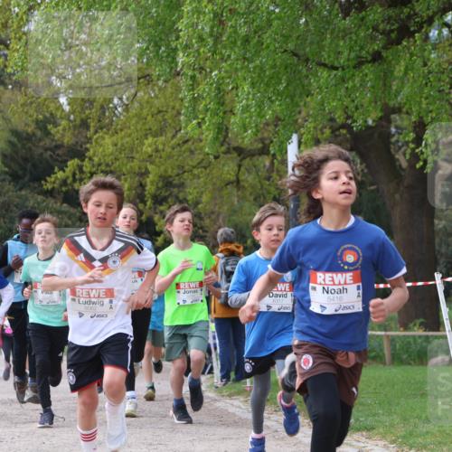 25.04.2026 - Das Zehntel Zöllner http://msf.ph/oto/9663270 25.04.2026 09:38:58 Laufen 8, 8062, 6317, 5416 meine-sportfotos.de