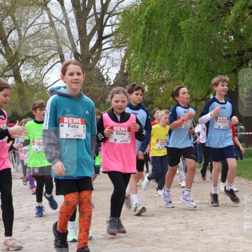 25.04.2026 - Das Zehntel Zöllner http://msf.ph/oto/9663319 25.04.2026 11:45:51 Laufen 12867, 11595 meine-sportfotos.de